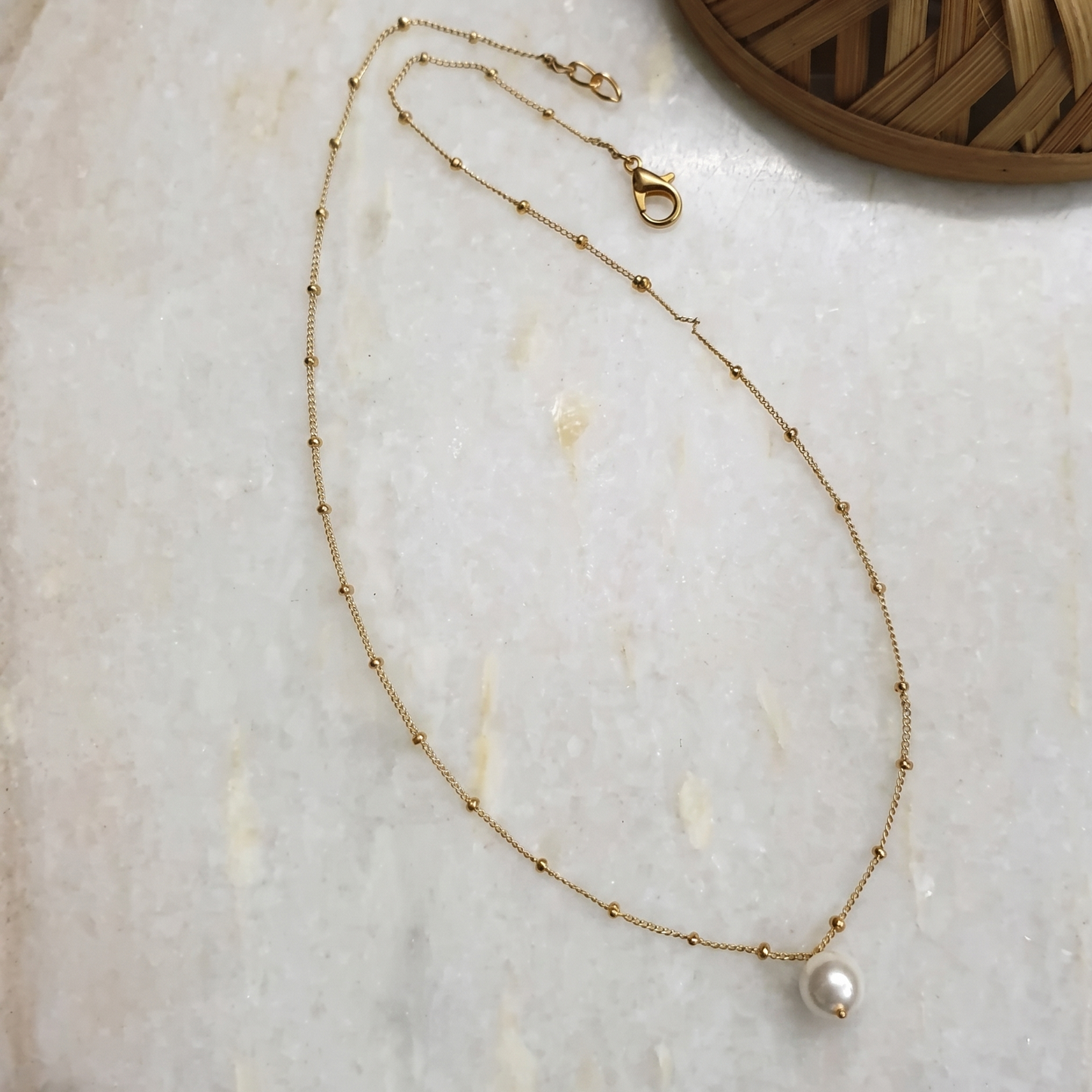 Single Pearl Minimal Pendant Necklace