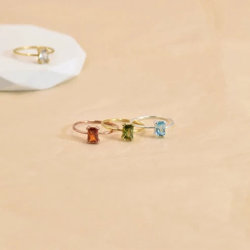 Personalized Birthstone Emerald Cut Gemstone Ring – Elegant Birthstone Ring for Women