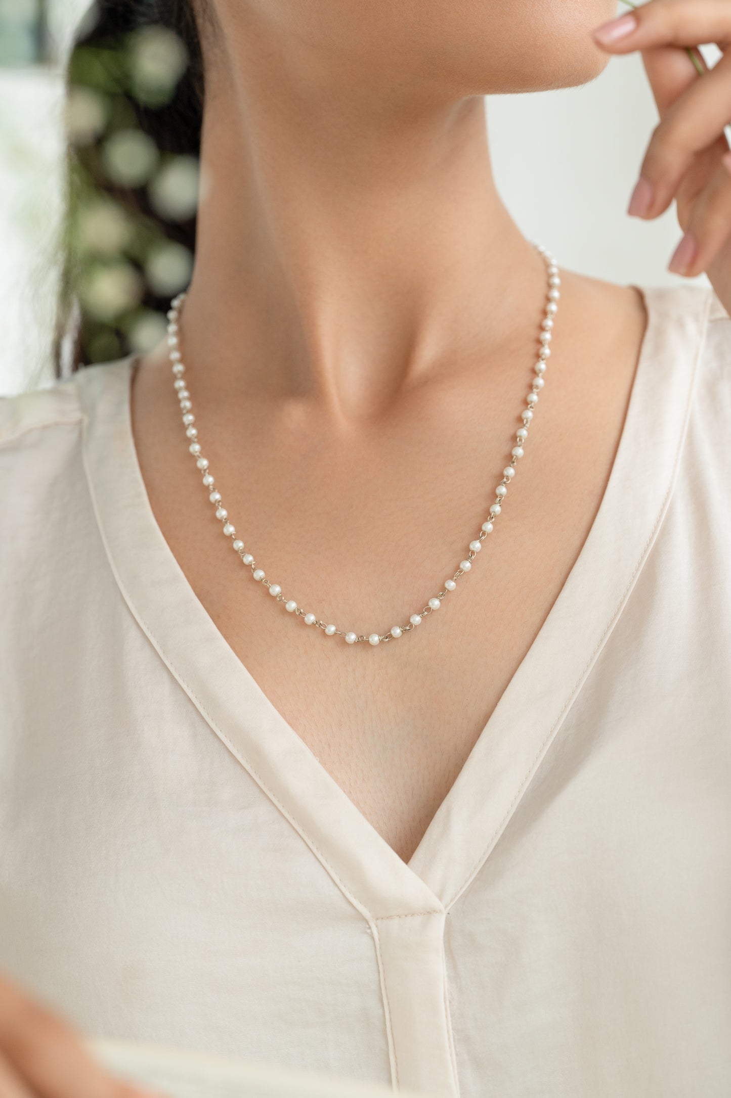 Silver Tone Minimal Pearl Necklace