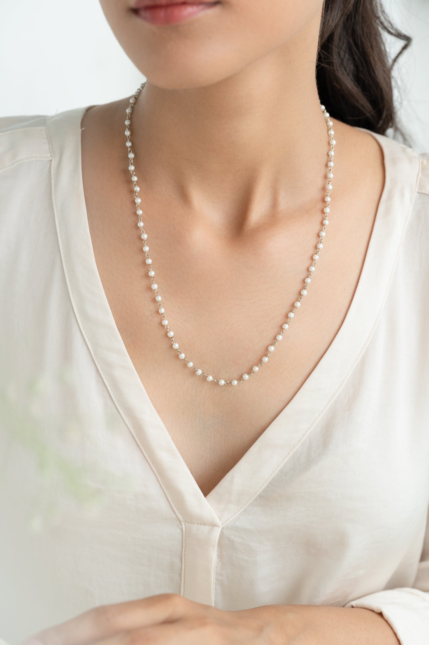 Silver Tone Minimal Pearl Necklace