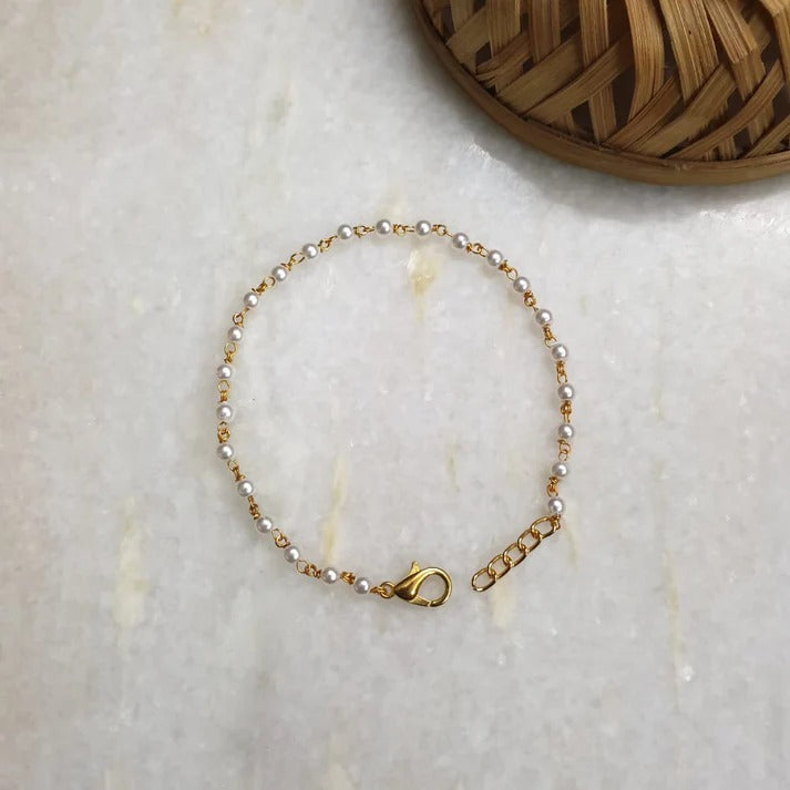 Minimal Premium Pearl Bracelet