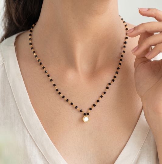 Black Beaded Kundan Circle Pendant Necklace