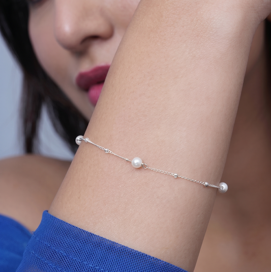 Dainty Premium Pearl Bracelet