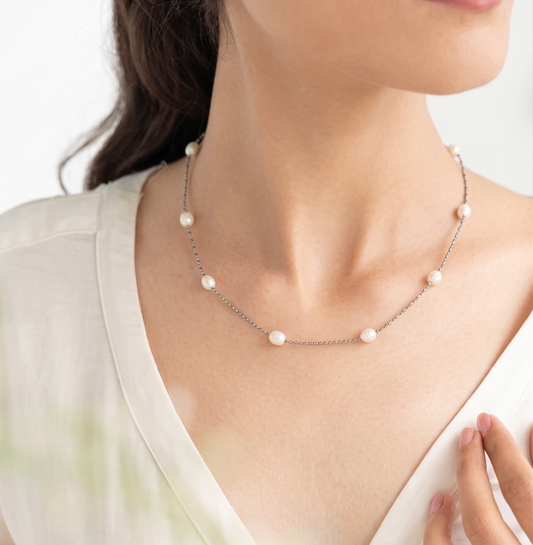 Dainty Fresh Water Pearl Necklace